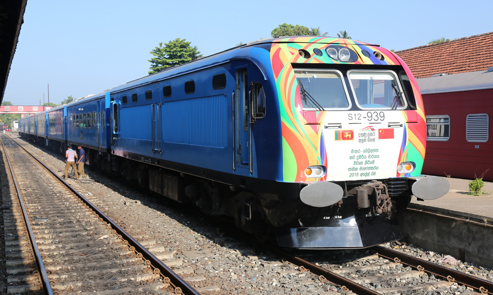 十年来，通用技术集团积极参与高质量共建“一带一路”，完成了一批具有标志性意义的示范项目，助力当地经济发展水平提升。图为2019年4月，通用技术中机公司总承包的斯里兰卡南部铁路项目一期正式通车。