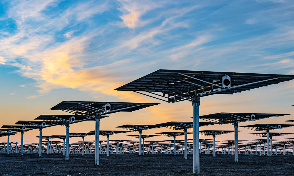 中国绿发甘肃金塔多能互补基地项目于2022年7月5日被纳入国家第二批以沙漠、戈壁、荒漠地区为重点的大型风电光伏基地建设项目清单。