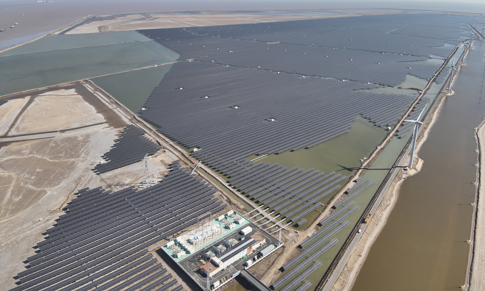 该项目于2024年4月开工建设，同年12月实现首批60万千瓦并网发电。项目全容量投产后，每年可发电12.86亿千瓦时，相当于节约标煤38.58万吨，减排二氧化碳91.77万吨，具有良好的经济效益、社会效益和环保效益。