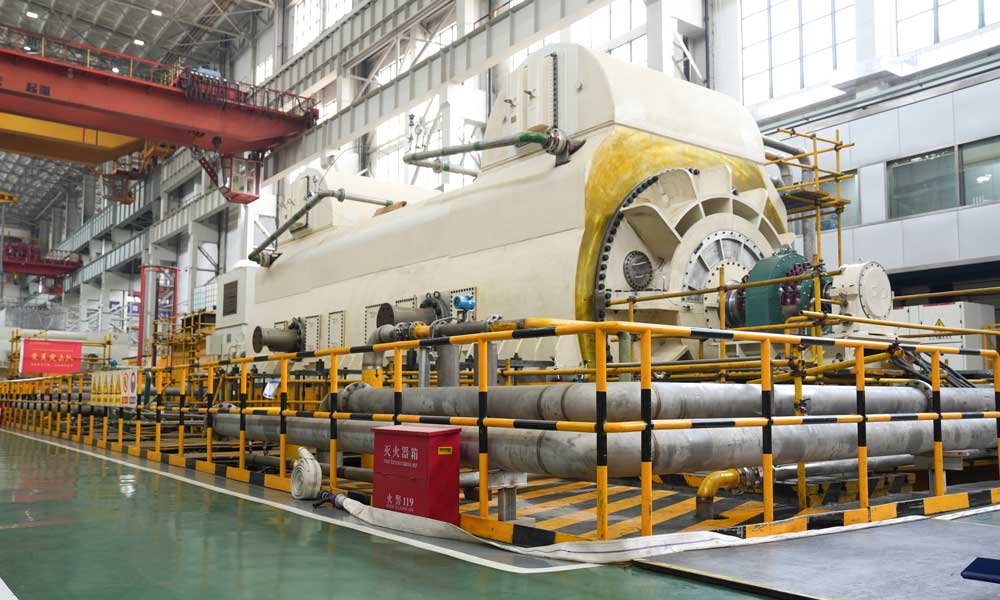 在新型电网环境下，东方电机有限公司自主研制的发电机可实现从空载到100%负荷全生命周期安全稳定运行，能够满足不同电网环境下机组快速负荷变化的要求，将为新型电网安全稳定运行提供有力技术支撑。