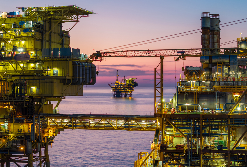 一季度，渤海油田持续探索环渤中富烃凹陷“双古”深层等新区，加快评价渤中8-3南、龙口7-1等重点油气藏，努力实现领域性突破。同时，渤海油田大力推进在生产油田围区一体化项目和滚动勘探，推动储量快速转化为产量。一季度，渤海油田打出一批优质探井，在绥中36-1油田周边区域某探井钻井取心作业中，收获率、储层及油气钻遇率均达到100%，进一步扩大该油田储量规模。