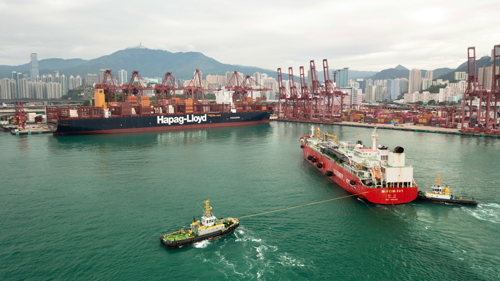 此次加注是香港首次在码头进行船舶LNG加注，也是香港首次开展燃料补给与货物装卸同步作业。执行加注任务的“海洋石油301”是全球最大、我国首艘LNG运输加注船，主要为国际航行船舶提供燃料补给，可装载3万立方米液化天然气，每小时可加注1650立方米LNG，作业能力位居国际前列。