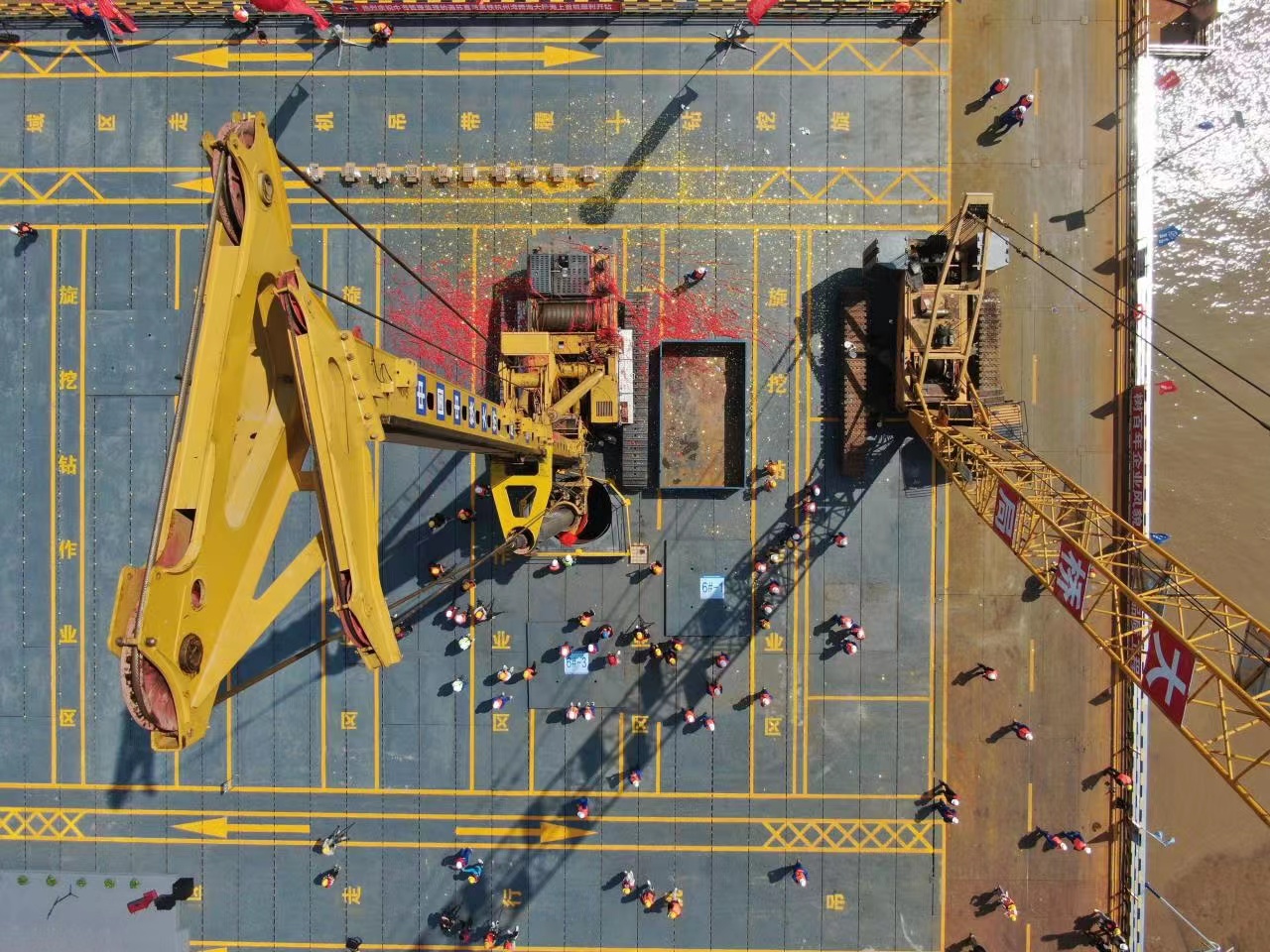 杭州湾跨海铁路桥正式开工3.jpg 杭州湾跨海铁路桥正式开工3.jpg