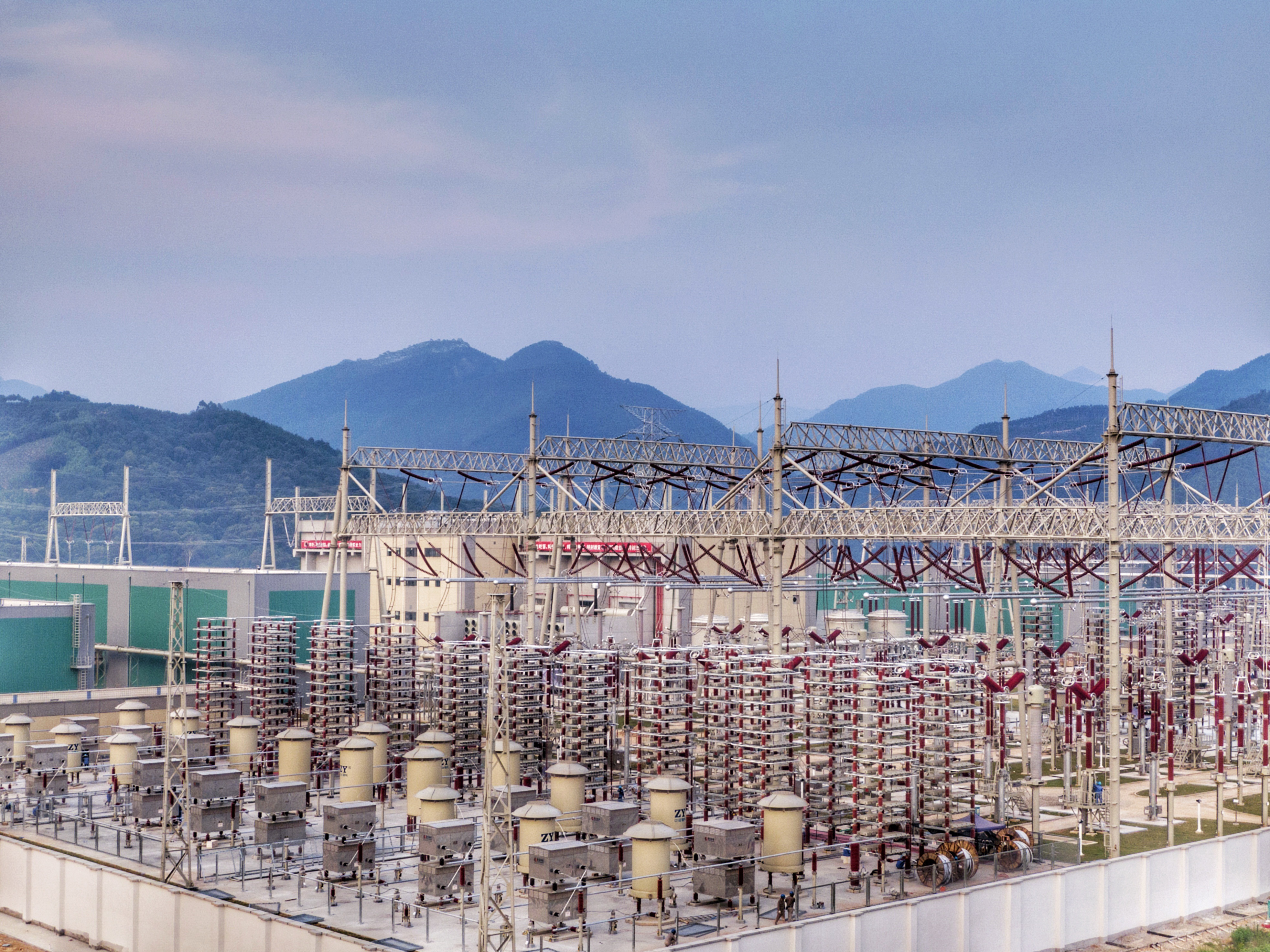 航拍闽粤联网工程云霄换流站（广东侧）。 李志杰  陈海东 摄.jpg