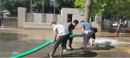 中煤地质总局：支部挺起来 党员站出来 风雨中构筑防汛抗灾堤坝0806(1)(1)2789.png