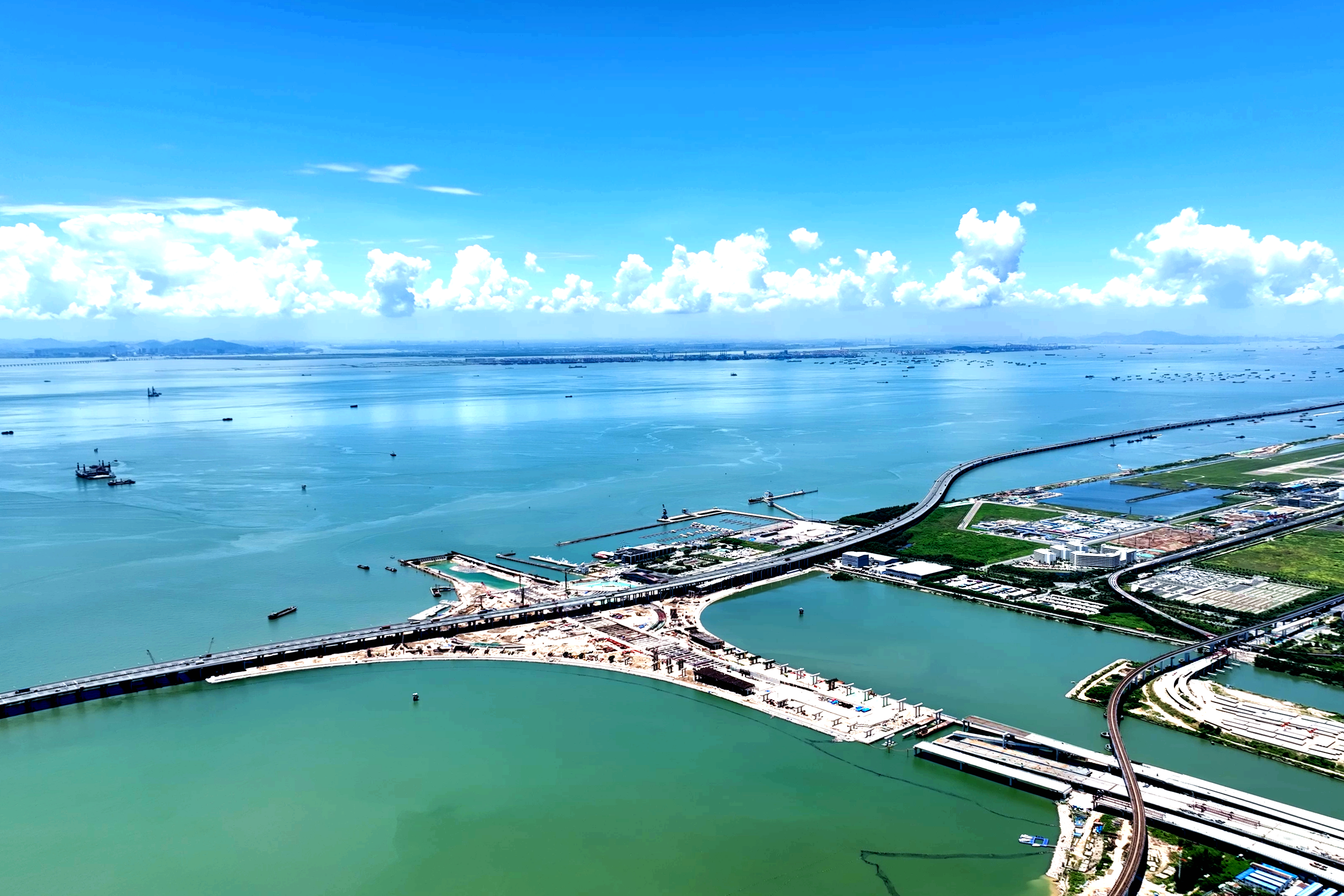 深中通道东人工岛.png