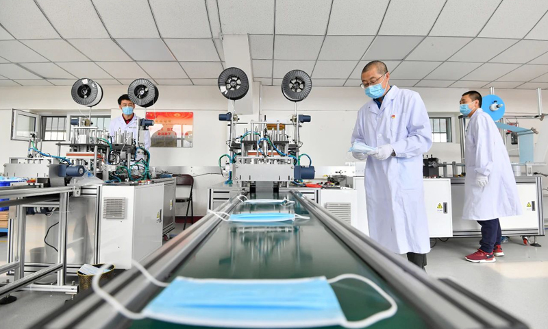 图为内蒙古一机集团星叶轻工制品有限公司生产车间一隅。