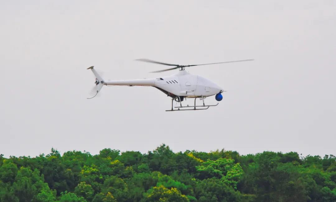 AR500C高原型无人直升机还具有广泛的应用拓展能力，加装相应设备可实施电子干扰、搜索支援、安保消防、森林防火、海事监管、核辐射和化学侦察，独立或协同有人机遂行目标指示、火力打击及物资投送等任务。航空工业直升机所于2019年开始高原型无人直升机研制，主要开展了高原型发动机选型、高原型旋翼系统设计、全新气动外形重构、尾梁快卸、复合材料机身结构设计等核心内容研制工作，于2019年6月通过方案设计评审，8月通过详细设计评审，2020年3月底完成01架机总装，5月完成地面试验。