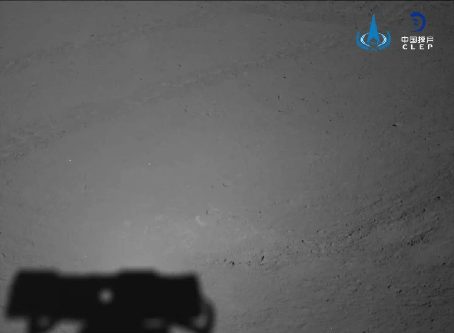 7月27日，嫦娥四号着陆器和“玉兔二号”月球车完成第二十月昼工作，分别于10时20分和0时34分，按地面指令完成月夜模式设置，进入第二十月夜。