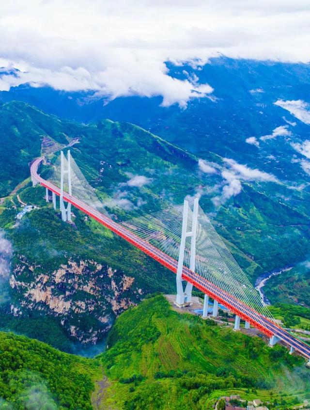 超级风景，超级工程！中国南方喀斯特有多美？