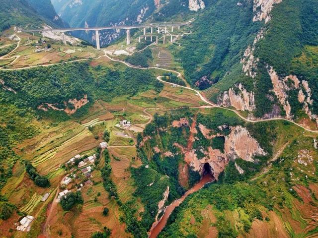 超级风景，超级工程！中国南方喀斯特有多美？